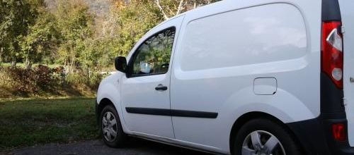 un kangoo blanc ...au Togo