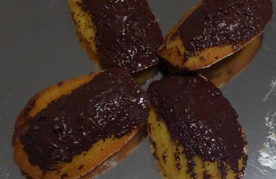 Madeleines en coque chocolat qui ne veulent pas quitter leurs moules...