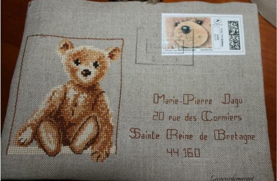 Un ours sur l'enveloppe