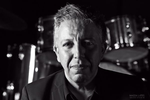 Salah Khaïli dévoile le clip de Faster than the wind chez Dixiefrog