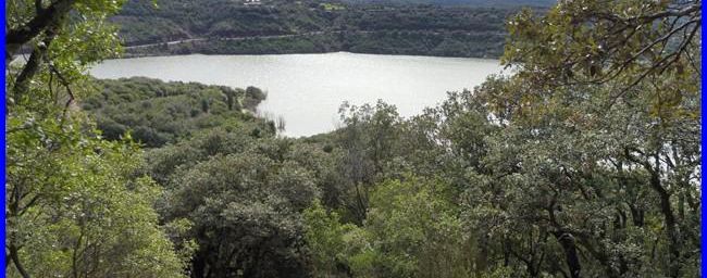 Lac du Salagou, le sentier des Vailhés.