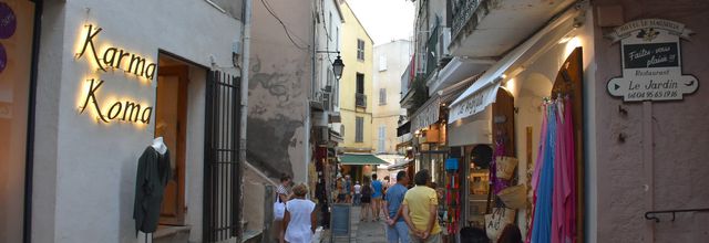 Dans les rues de Calvi