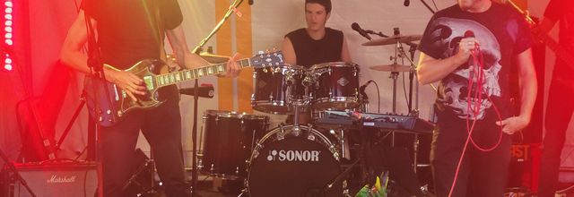 Musique, place de la mairie.