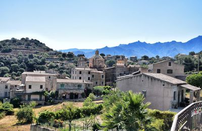Dans les rues de Cateri - Corse
