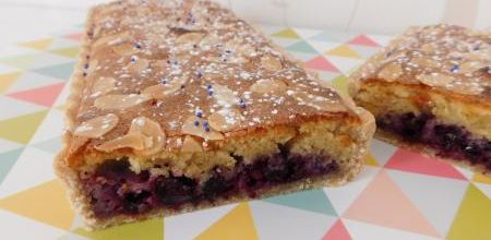 Tarte amandine au cassis