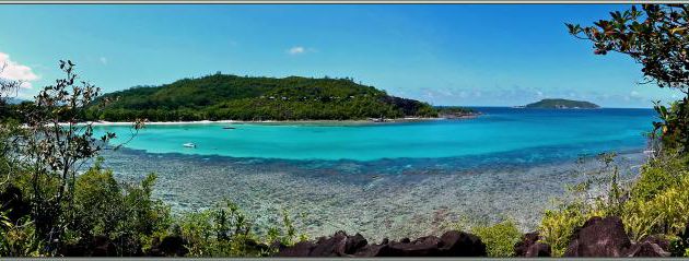 Panorama sur la baie de Port Launay vue de haut - Mahé - Seychelles