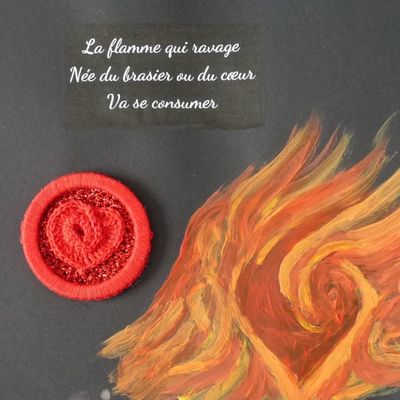 Bouton pour août : Le feu