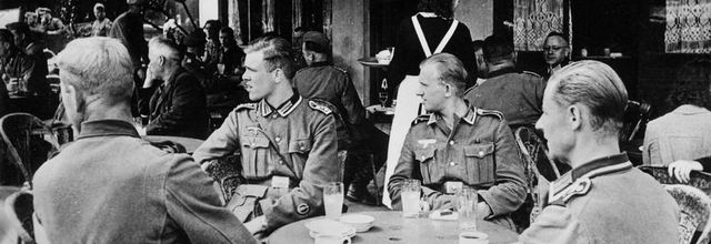  14 JUIN 1940, L'ARMEE ALLEMANDE occupe PARIS 