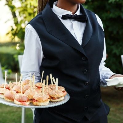 Serveurs événementiels : comment former une équipe efficace en un temps record ?