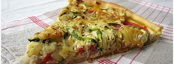 Tarte ensoleillée (courgettes, tomate & thon)