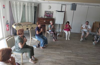 Yoga sur chaise : fin de la 3e saison 