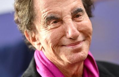 Jack Lang, créateur de la Fête de la Musique ET président à vie de l’Institut du Monde Arabe doit se retourner dans sa tombe.