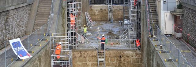 Canal Saint-Martin : L'écluse Jaurès ou l'écluse de la Place de la Bataille de Stalingrad