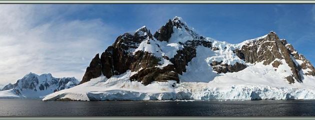 Nous parcourons le Chenal Lemaire dans l'autre sens et rencontrons une nouvelle fois le voilier Icebird - Péninsule Antarctique