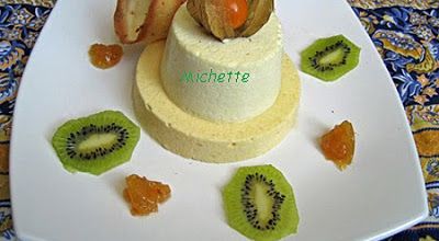 Mousse à la mangue, mousse à la crème de coco, chocolat blanc, tuile à l'orange