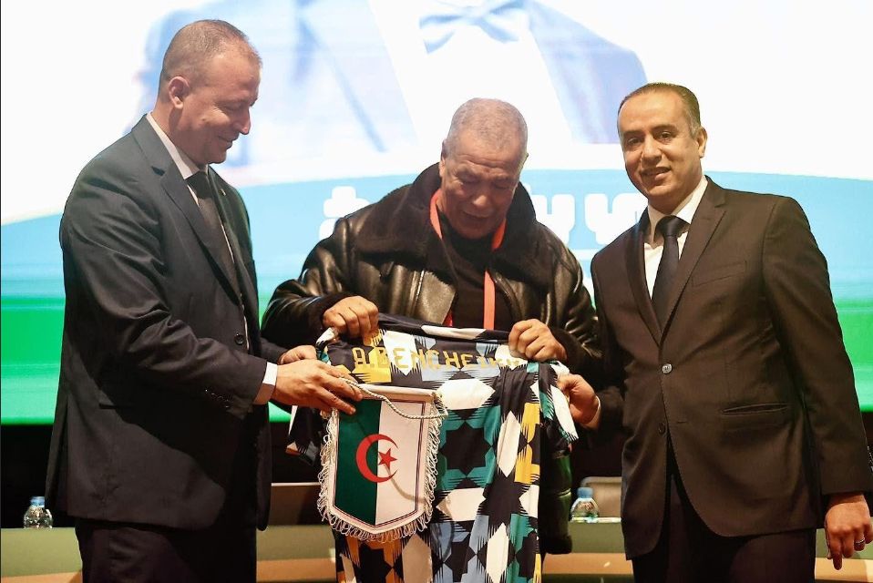 9.1.2025 La FAF honore Bencheikh Ali lors de son anniversaire 