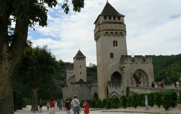 CAHORS, 2000 ANS D'HISTOIRE (Lot - 46)