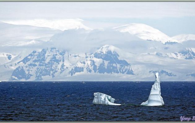 08/03/2022 : en début d'après-midi, nous arrivons en vue de la Terre de Graham - Péninsule Antarctique