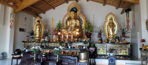 Le Temple Bouddhiste - l'intérieur