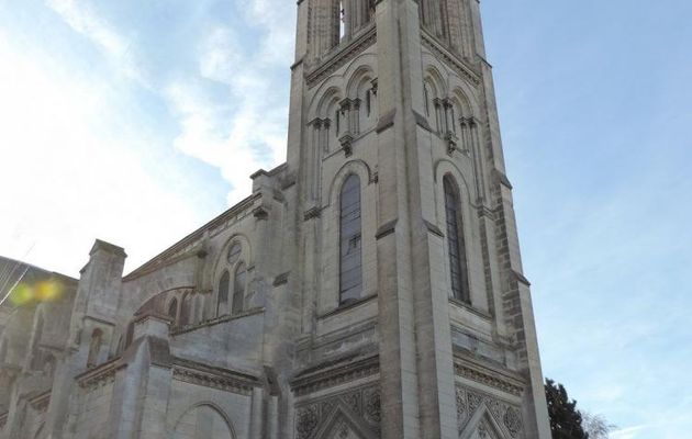  Cathédrale Saint-Pierre d'Angoulême