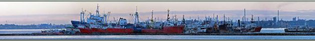 5 mars 2013 : le matin, au lever du jour, nous entrons dans le port de Montevideo - Panorama musical 3D interactif issu de 16 photos prises au téléobjectif 500 mm - Uruguay