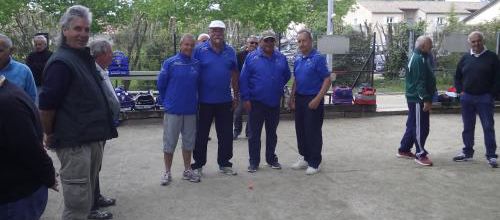 Une des trois equipes de villeneuvois presents aux quadrettes vétérans de grignan 