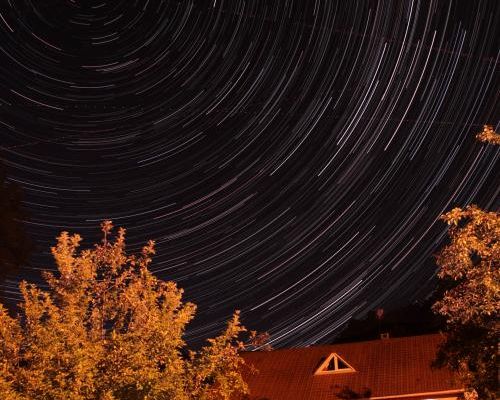 2015-07-22 : filé d'étoiles sur la maison du Ménil, Vosges