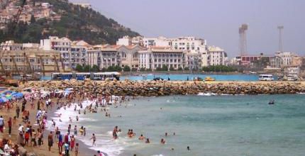 Des plages d'Alger sur "tout le monde à la plage" d'ARTE