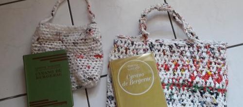 Deux formats de sacs crochetés en plastique
