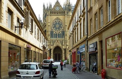 Metz / Les nouveaux auvents du Marché Couvert...