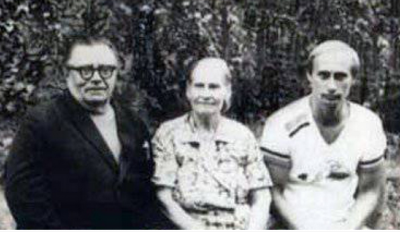 L' EXTRAORDINAIRE histoire de la famille Poutine - Document exceptionnel à relayer !