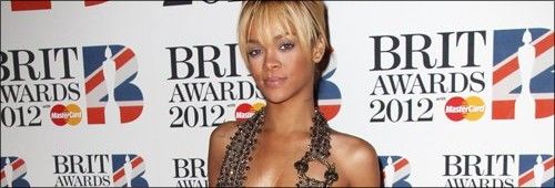 Brit Awards : RED CARPET