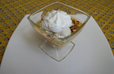 Verrine à la crème de potiron, girolles, oeuf poché, noisettes grillées, crème fouettée au lard fumé