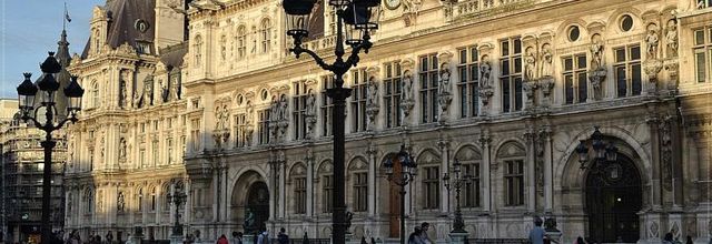 Le parvis de l'Hôtel de Ville de Paris rebaptisé "Esplanade de la Libération"