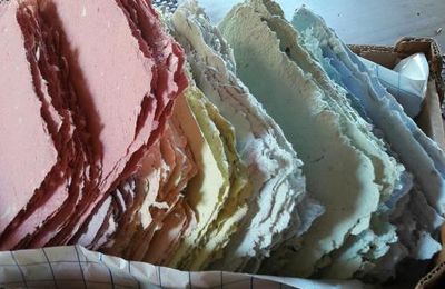 Un camaïeu de papiers recyclés