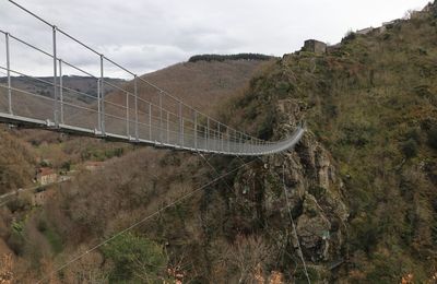 PASSERELLE DE MAZAMET  -  VILLAGE MÉDIÉVAL DE HAUTPOUL (Tarn)