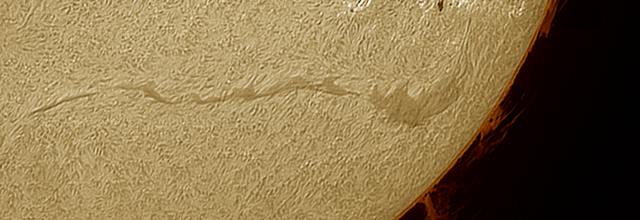 Les spectaculaires protubérances solaires du 17 novembre 2024