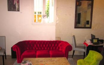 Endroit Incongru #1 : Le Two Be Café !