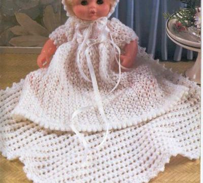 Clotilde : robe de baptême pour poupon
