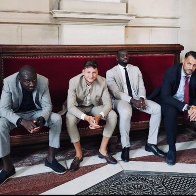 On a posé la questions à quatre députés LFI rencontrés par hasard...