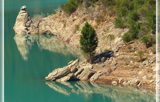 Reflet - Embalse de Canelles - Mont Rebei - Aragon/Catalogne - Espagne