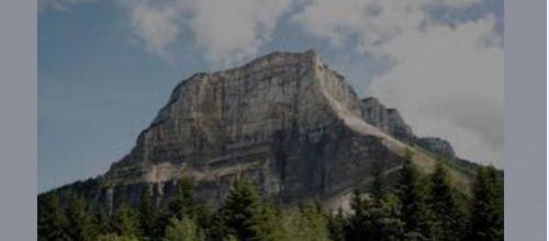 Massif de la Chartreuse , une des montagnes qui entourent Grenoble