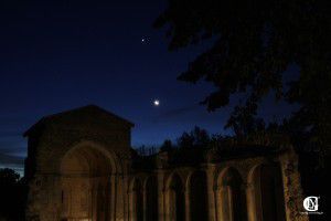 Lune, Vénus et les ruines de l'église d'Amans