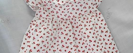 Robe aux fruits rouges