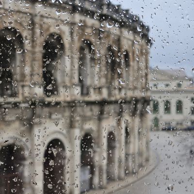 Nîmes sous la pluie