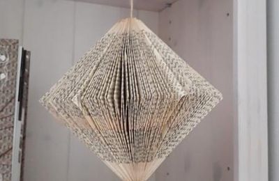 Démonstration pliage pour lampion