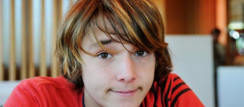 Pour mieux rejoindre les jeunes. - Bruno