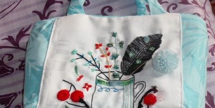 Sac turquoise avec broderie Angie Lewin