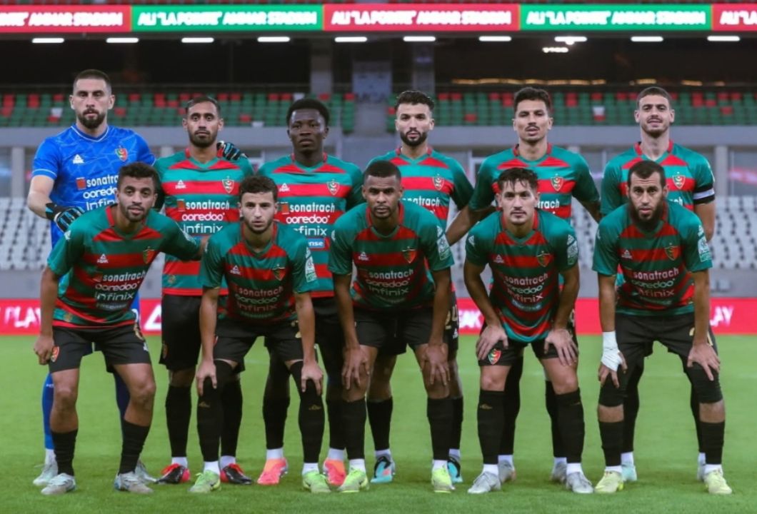 Dimanche 26.10.2025 à Huis Clos à Douéra Stade 