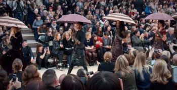mode fashion burberry umbrella